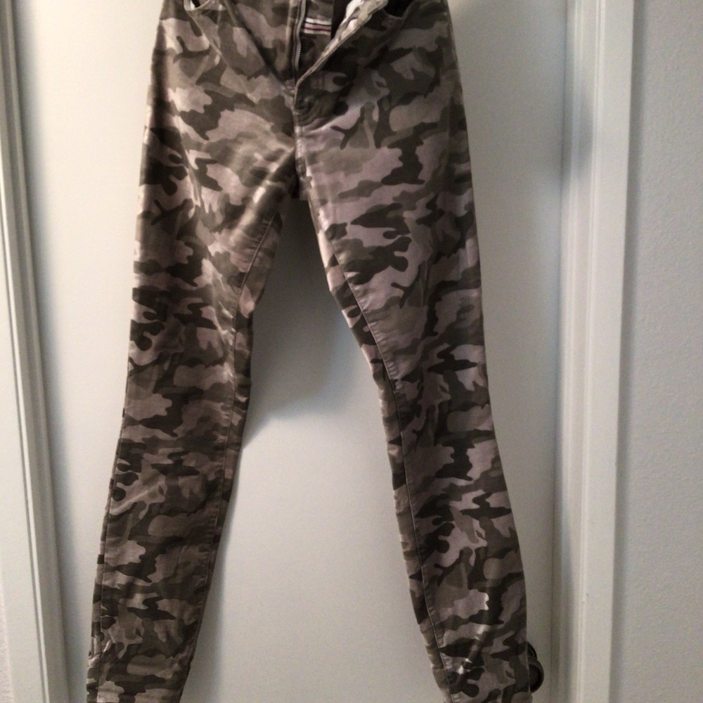 Pilcro velvet grey camo high rise skinny size 29T